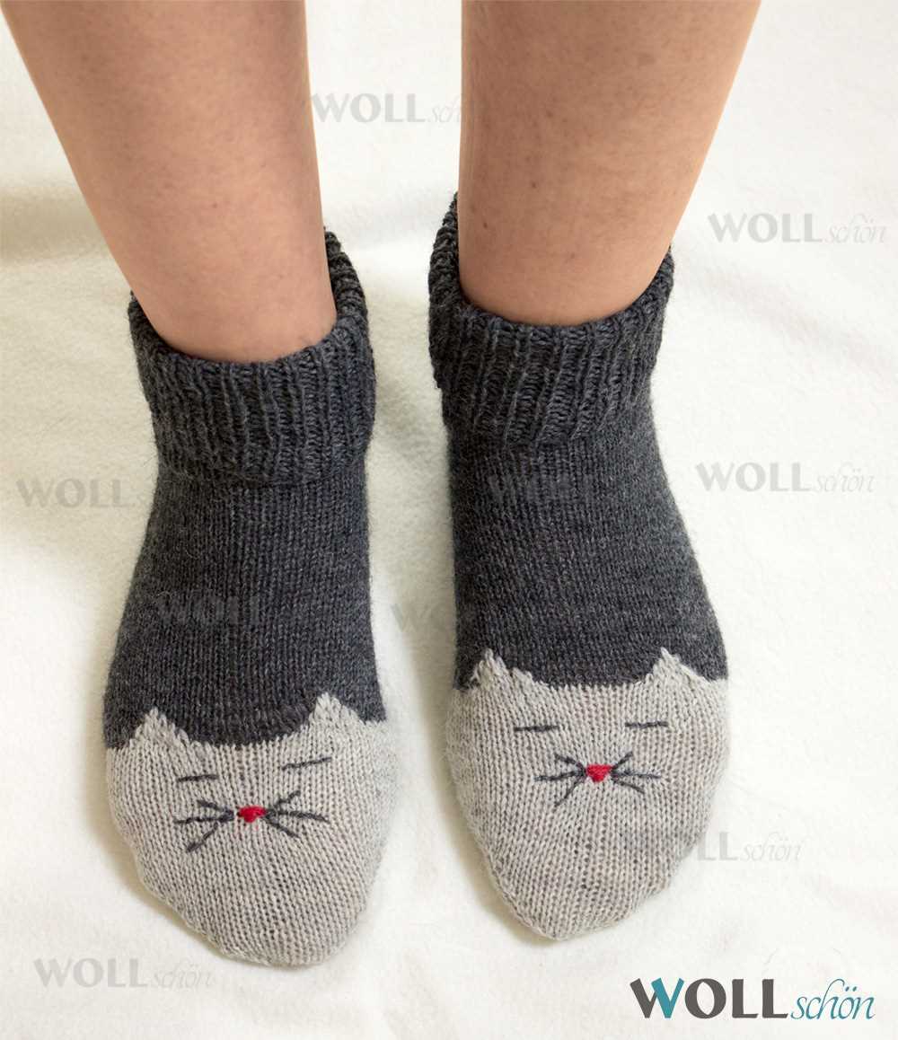 Socks for cats knitting pattern