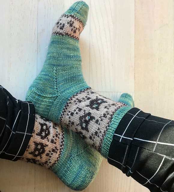 Socks for cats knitting pattern