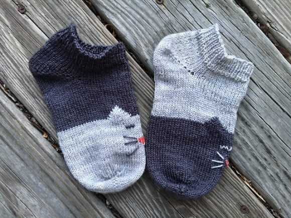 Socks for cats knitting pattern