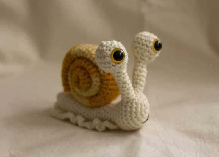 Knitted snail pattern