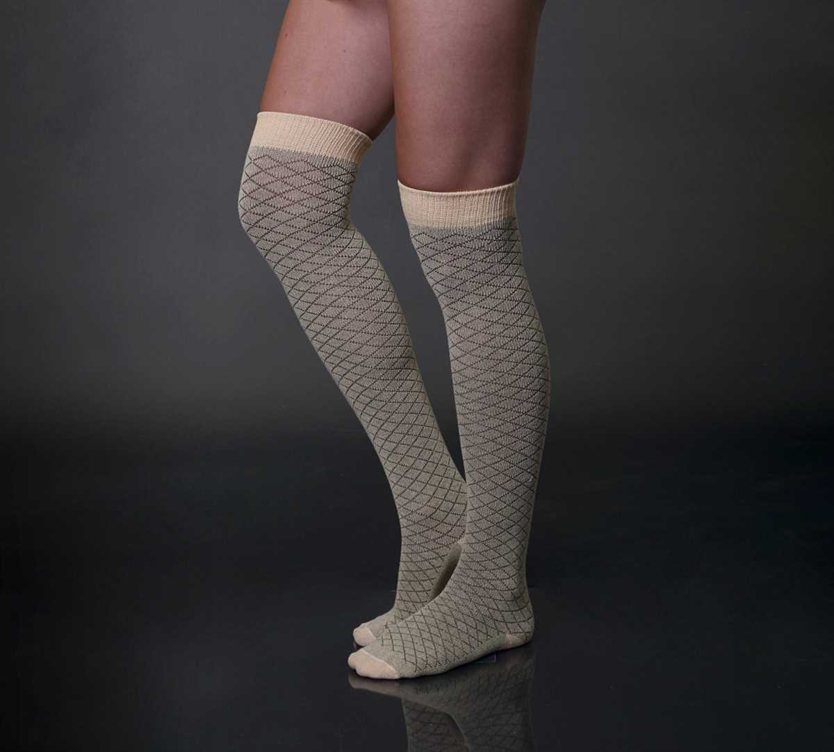 Over the knee socks knitting pattern