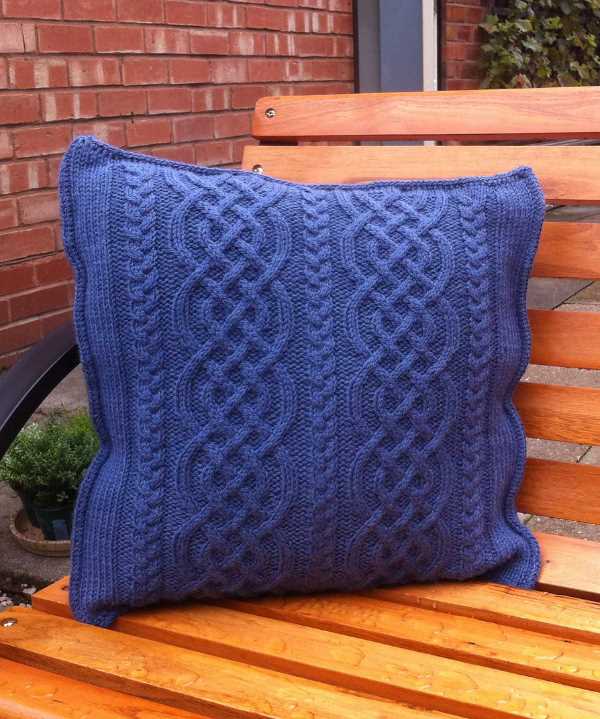 Aran cushion cover knitting pattern