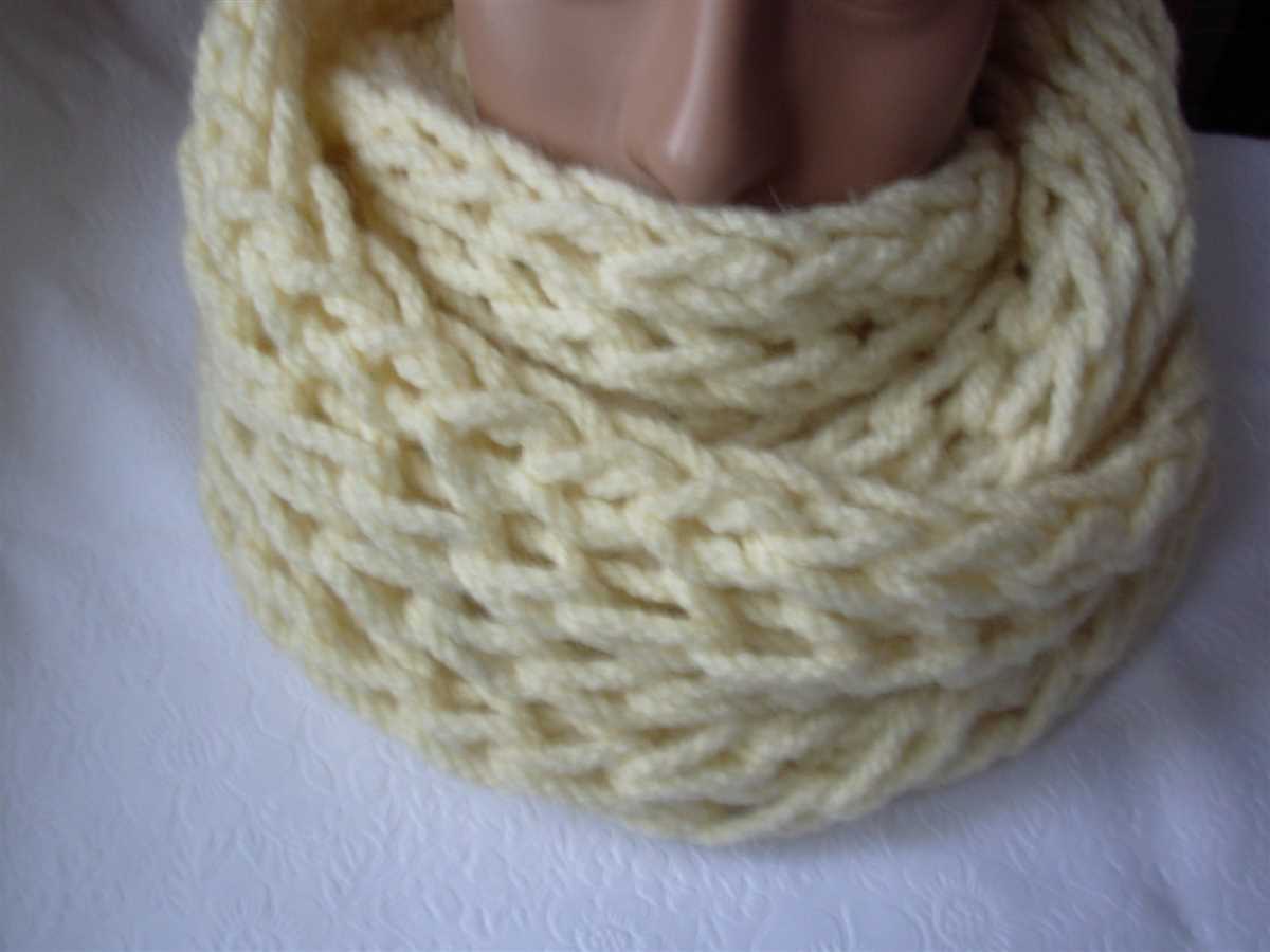 Knitting pattern snood