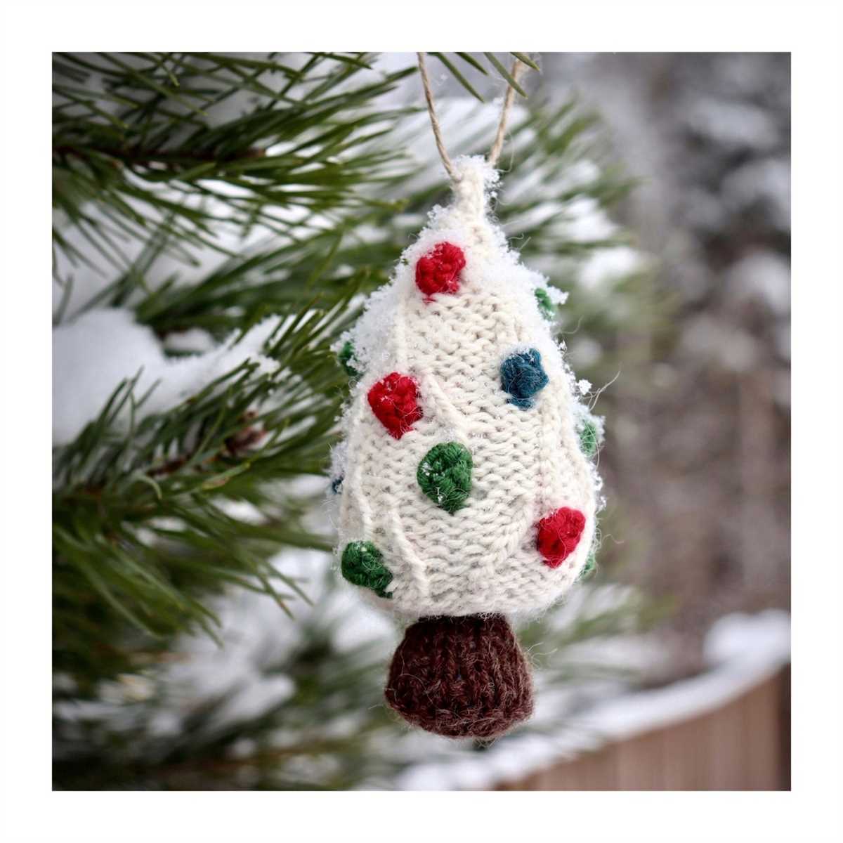 Christmas tree garland knitting pattern