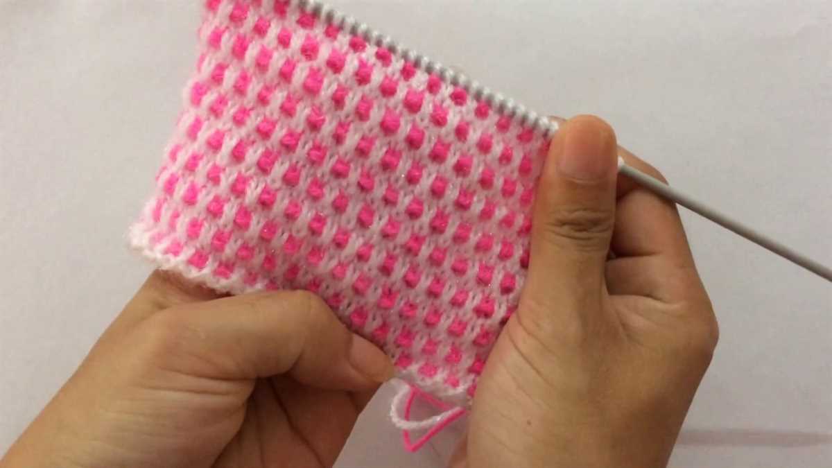 Knitting patterns using two colors