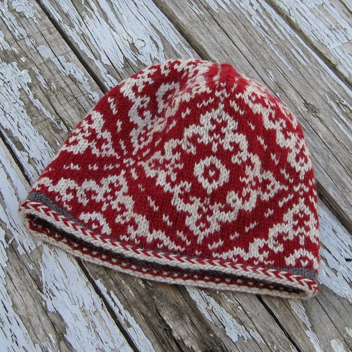 Colorwork hat knitting pattern free