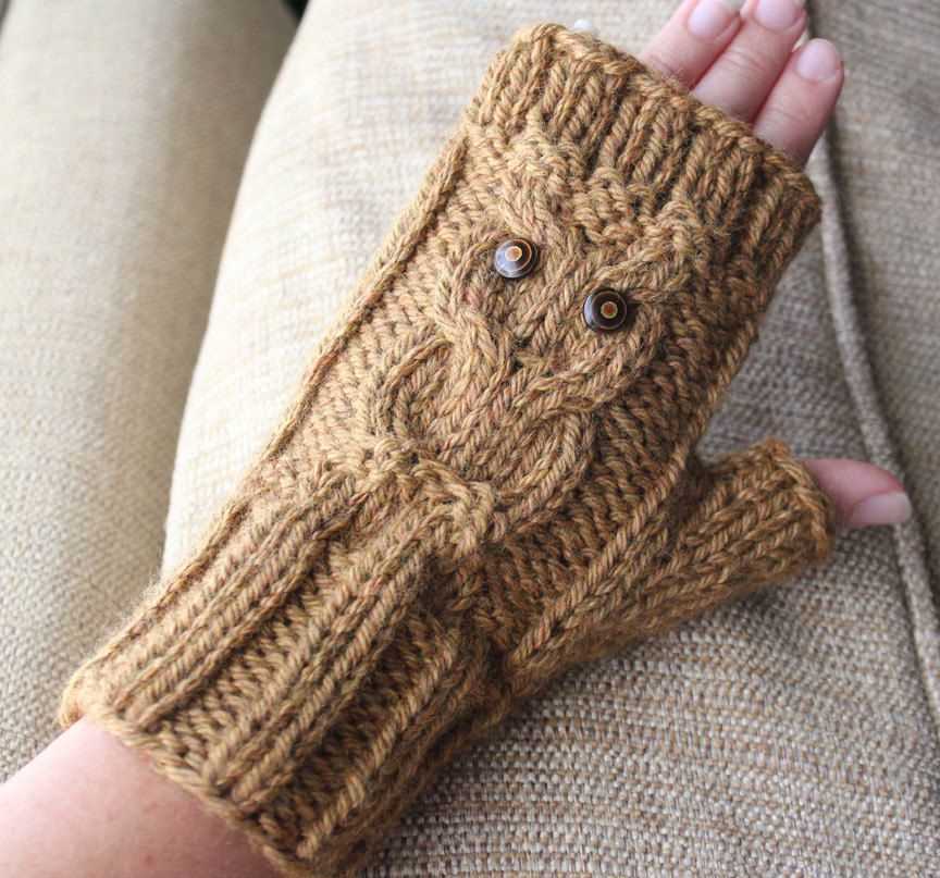 Cable knit fingerless gloves pattern