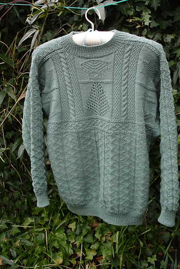 Childs v neck sweater knitting pattern