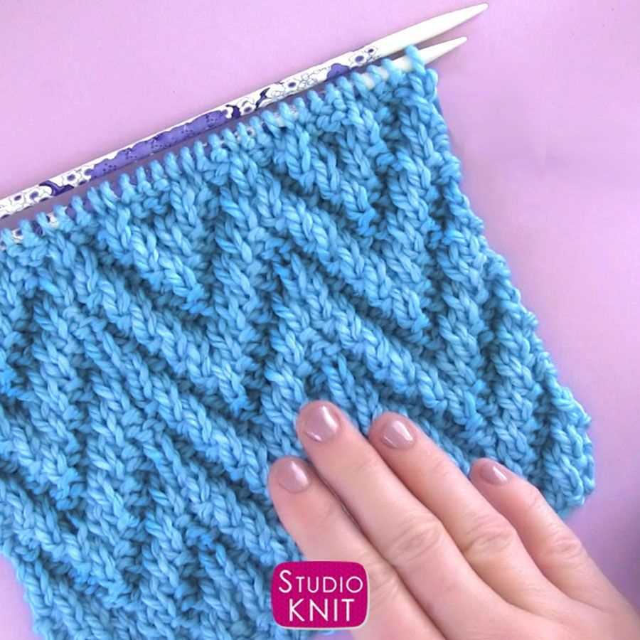 Two color chevron knitting pattern