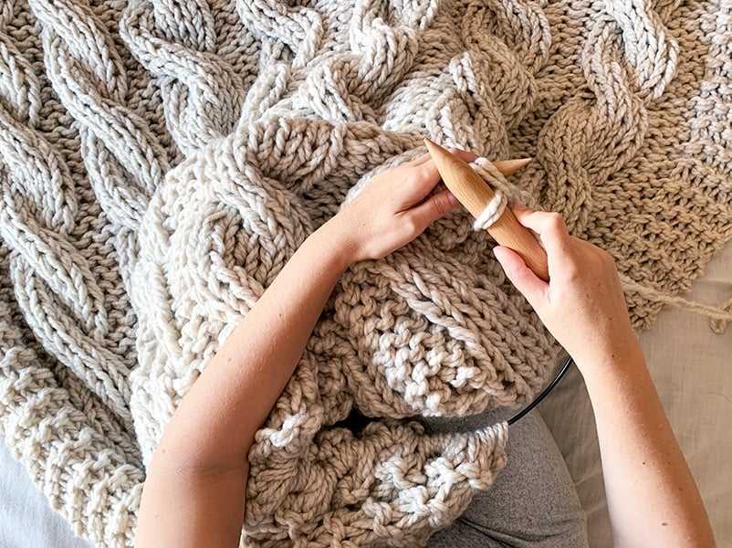 Large knit blanket pattern