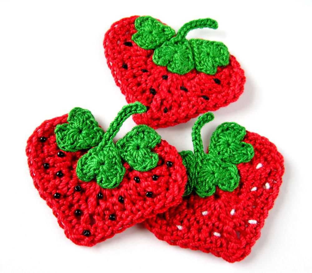 Knitted strawberry pattern free