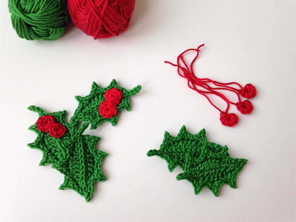 Knitting pattern for holly leaves and berries