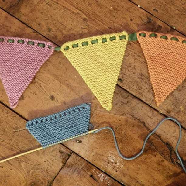 Knit bunting bag pattern