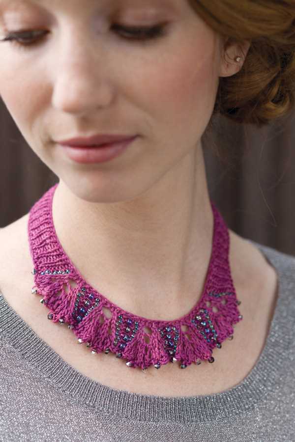 Knitted necklace pattern