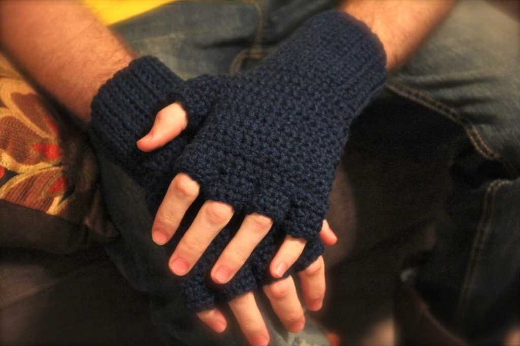 Fingerless gloves mens knitting pattern