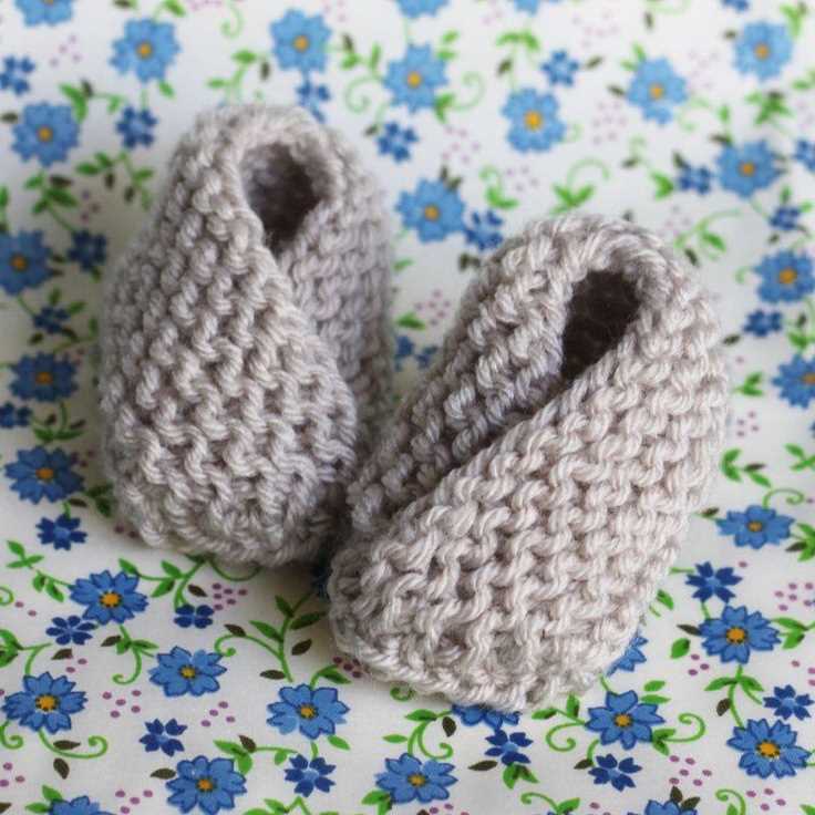 Knitting patterns for baby booties