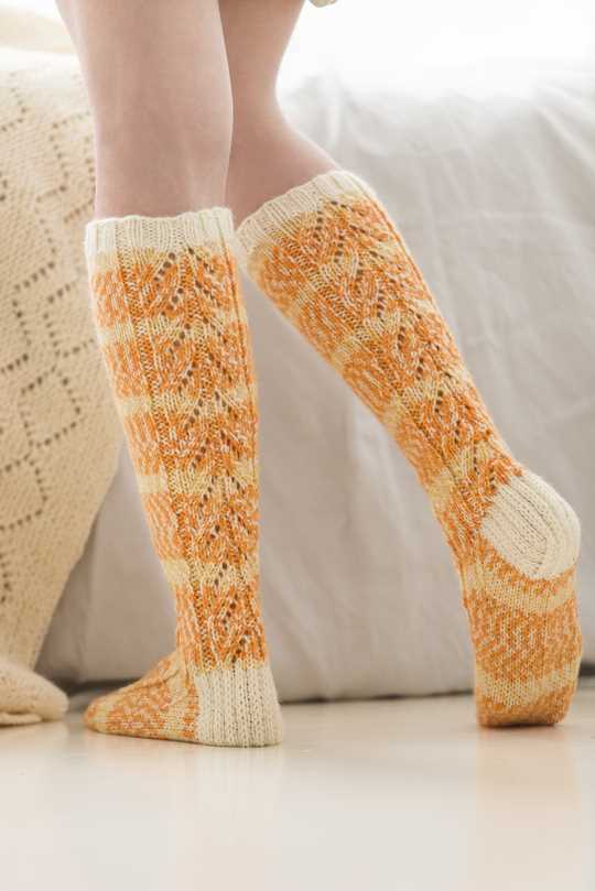 Knitted lace socks free pattern