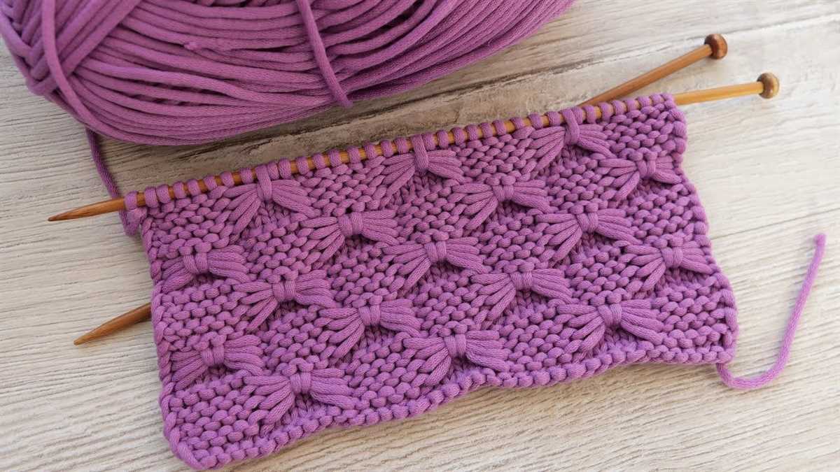 Knitted bow pattern