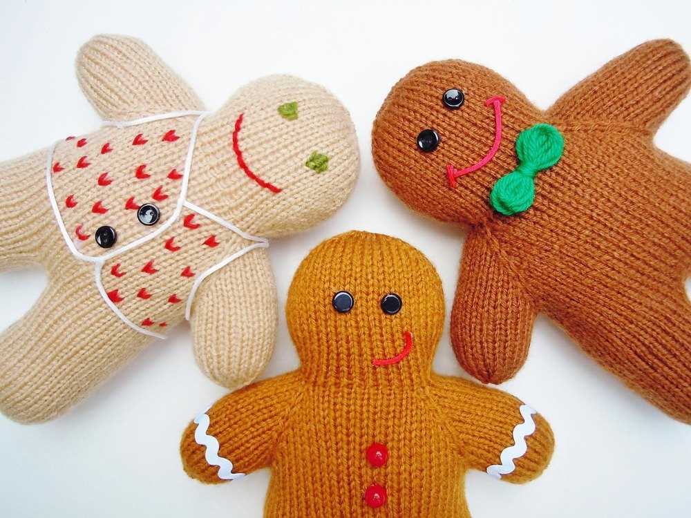 Free knitted gingerbread man pattern