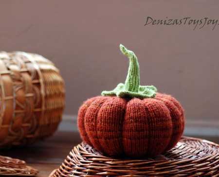 Knit pumpkin pattern in the round