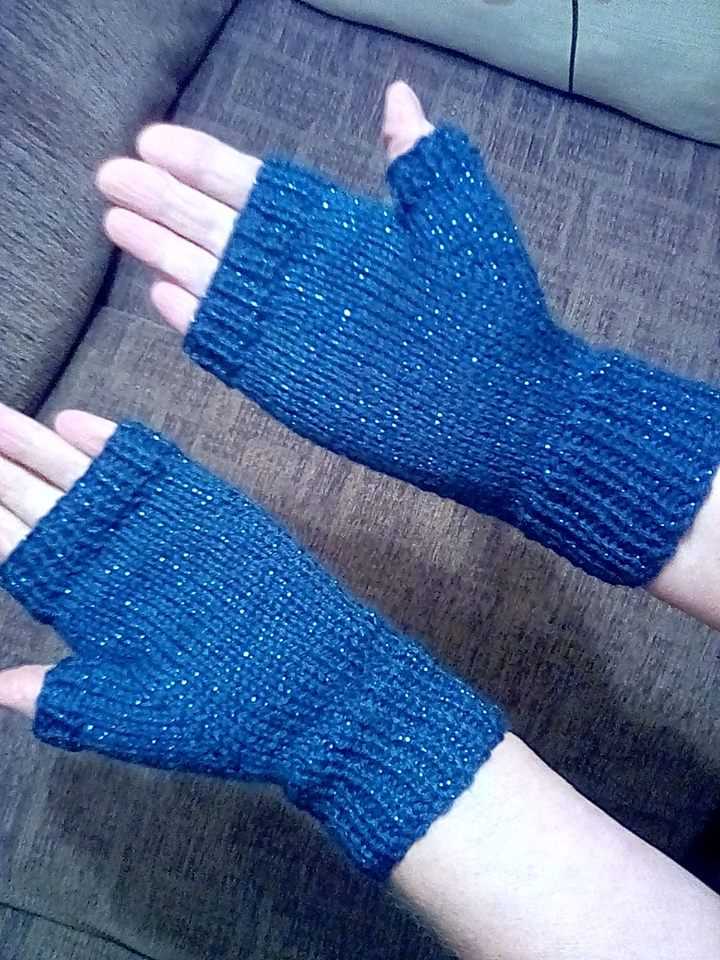 Fingerless mittens with flap knitting pattern