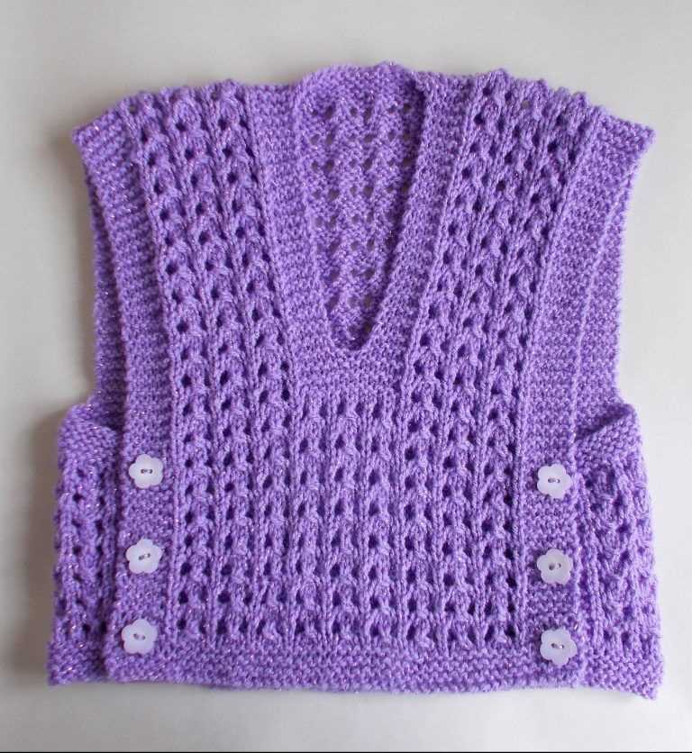 Knit patterns for vests in one piece