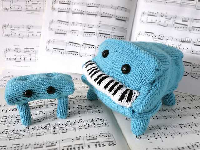 Knitted musical instrument patterns