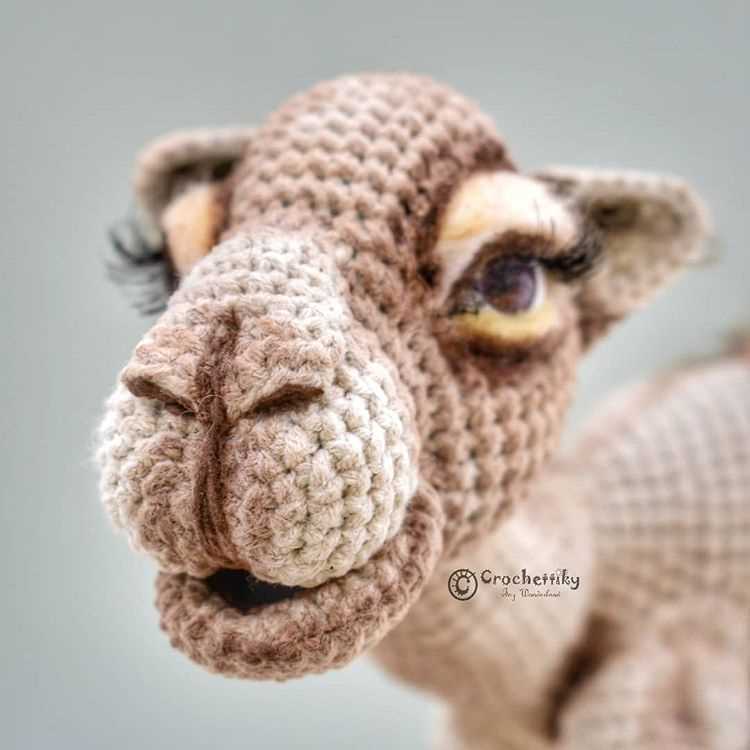 Knitted camel pattern