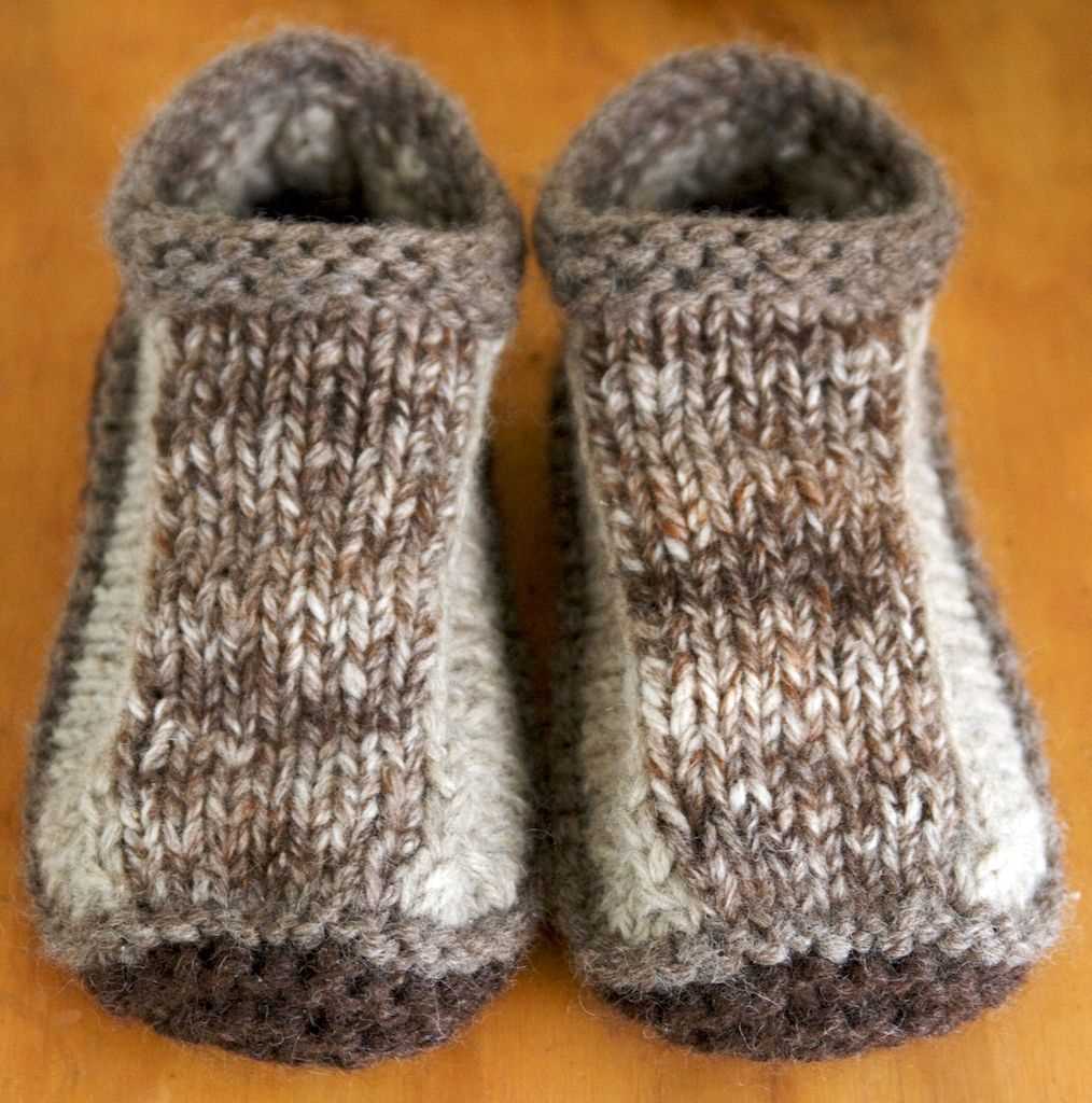 Free pattern knitted slippers