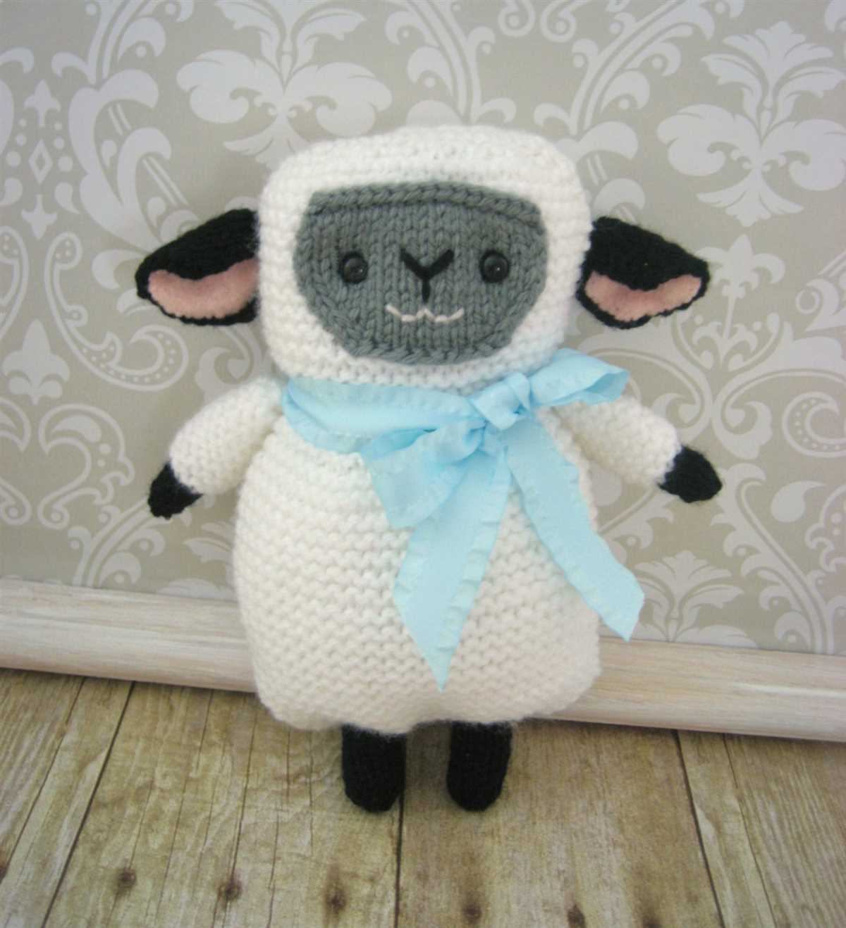 Knitted lamb pattern free