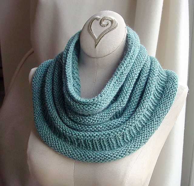 Cowl knitting pattern