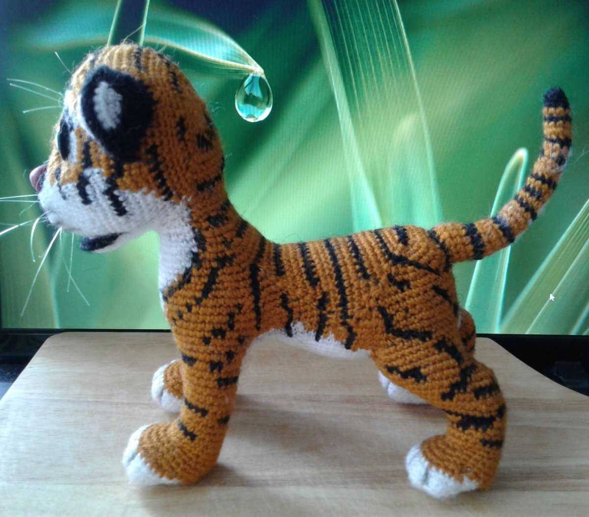 Knitted tiger toy pattern