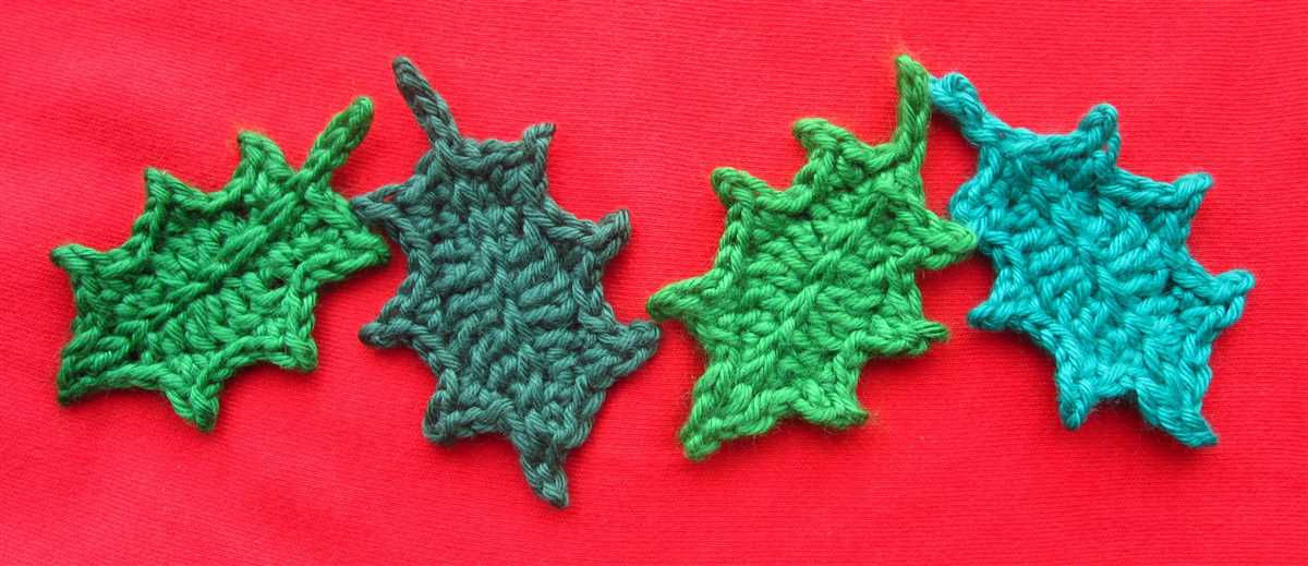 Small holly leaf knitting pattern