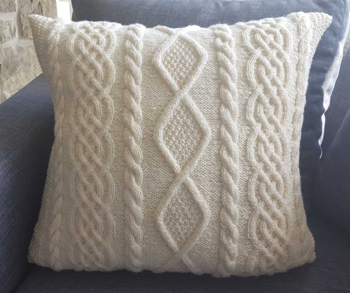 Aran cushion cover knitting pattern