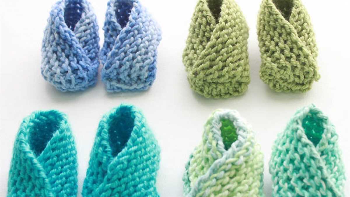 Easy knit booties free pattern