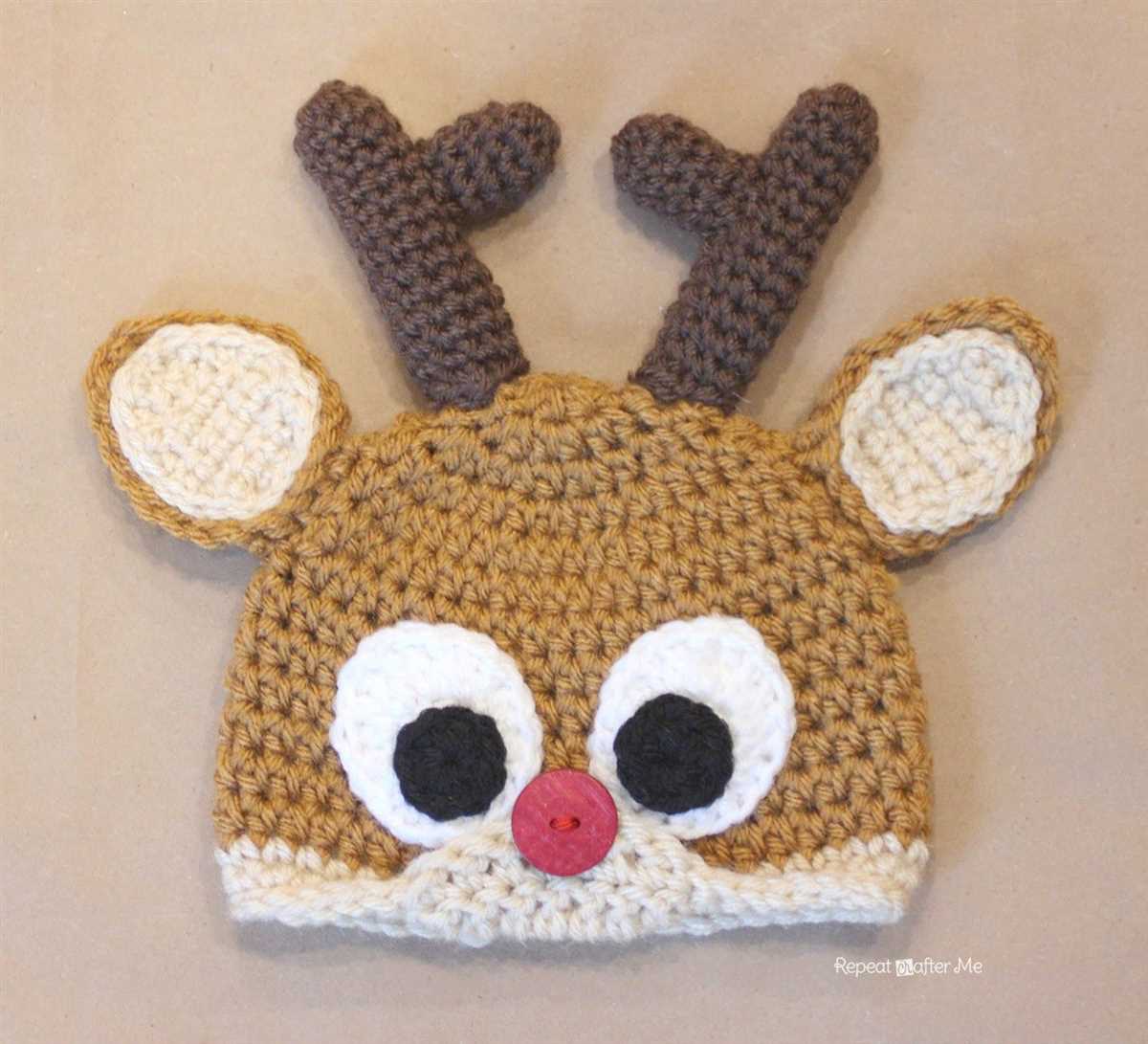 Knitted antlers pattern