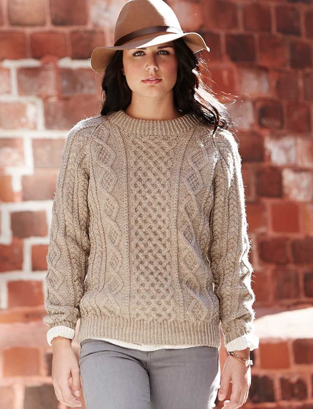 Cabled pullover knitting pattern