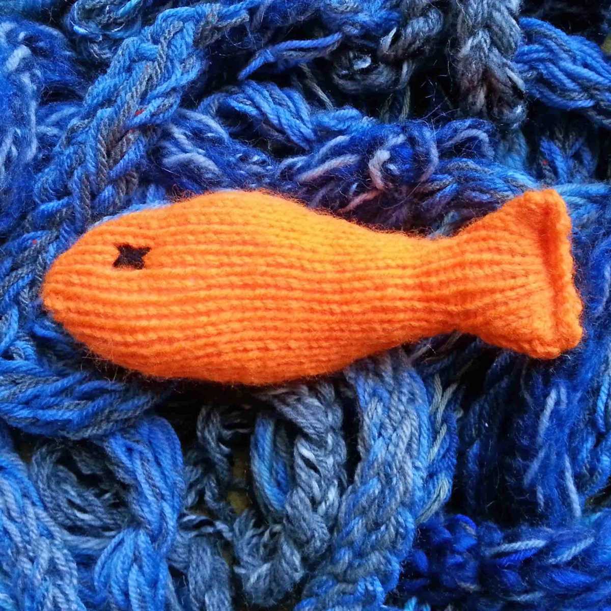 Knitted goldfish pattern