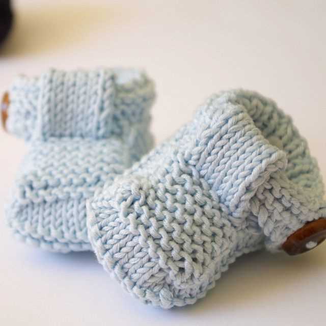 Free booties knitting pattern