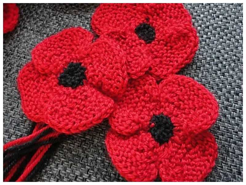 Knitting pattern for a remembrance poppy