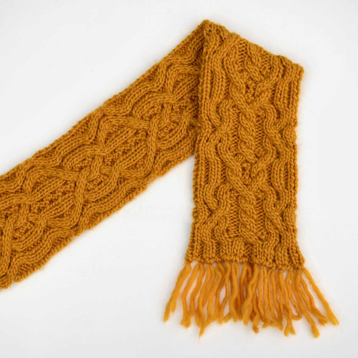 Chunky cable knit scarf pattern