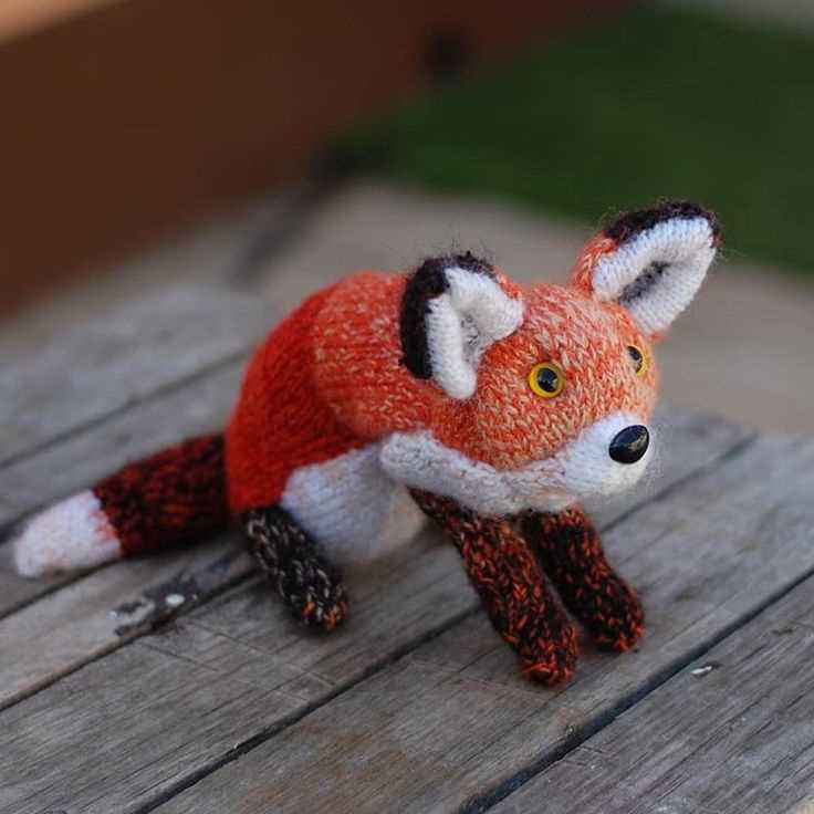 Knitted fox pattern