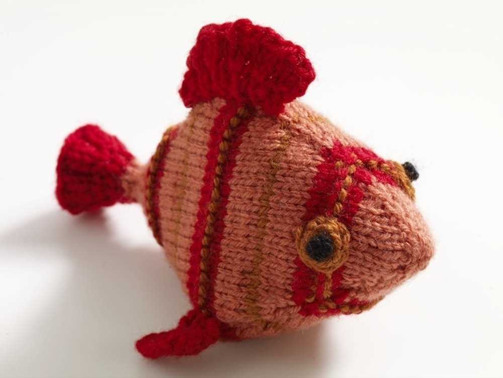 Free knitted fish toy pattern