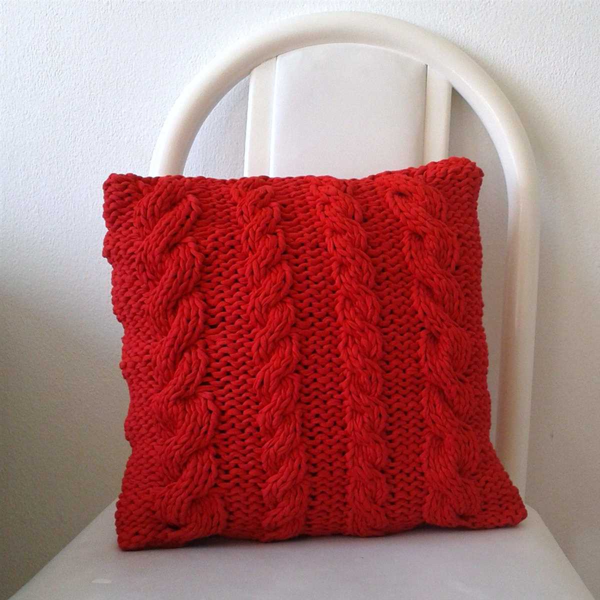 Free knitting patterns for cushions in cable knit