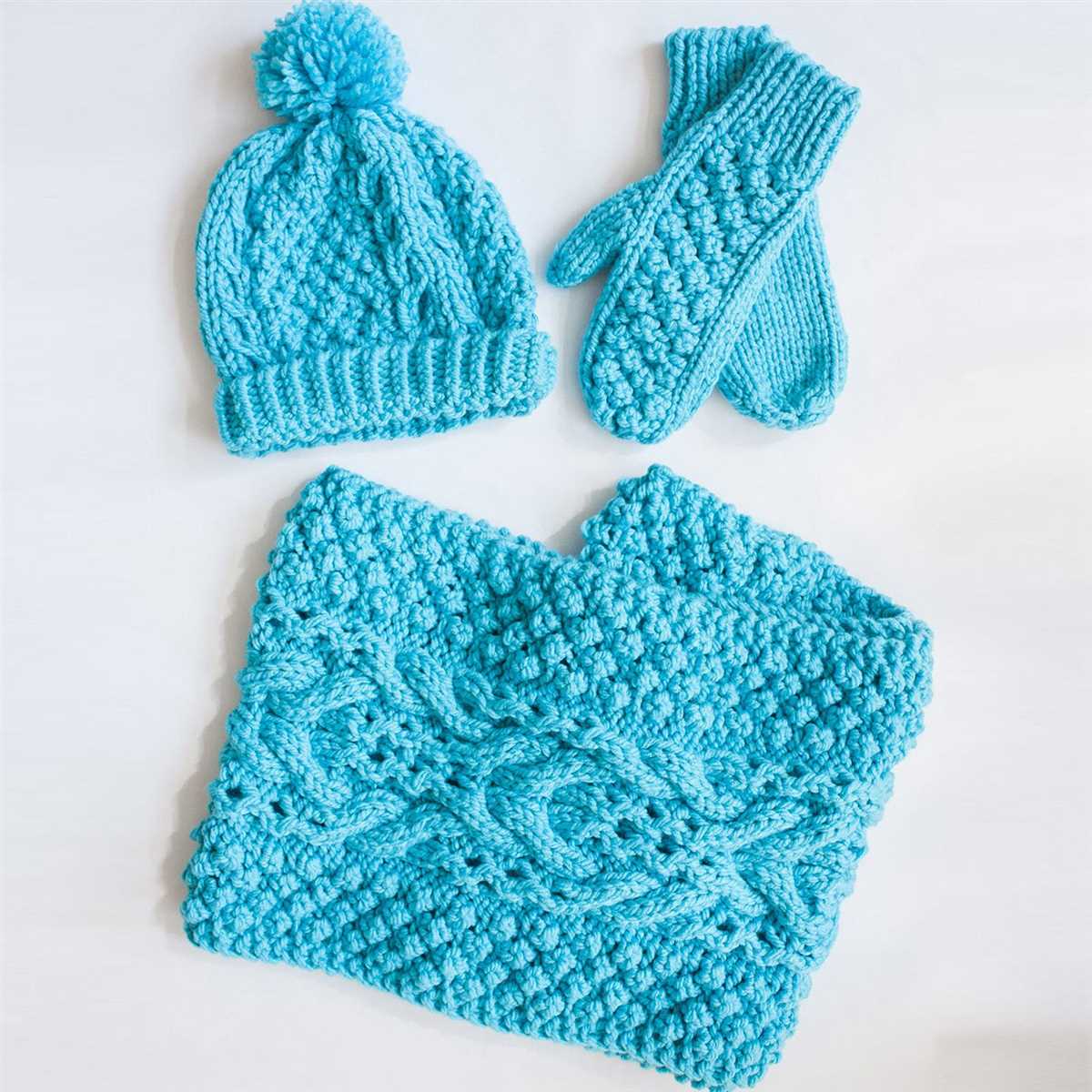 Knitting patterns for scarf and hat sets