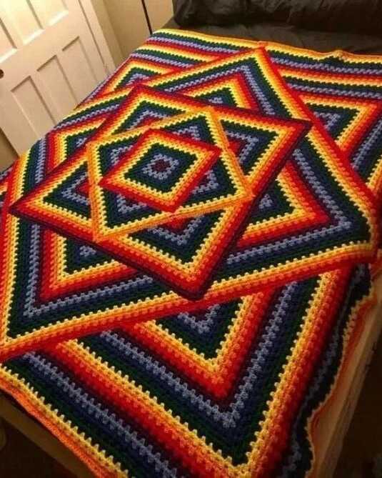 Knitted granny square blanket pattern