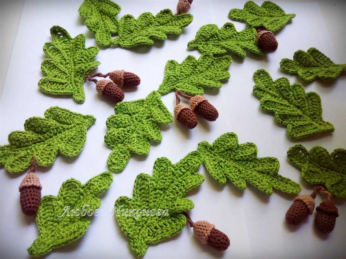 Small holly leaf knitting pattern