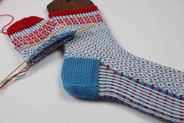 Hand knit socks pattern