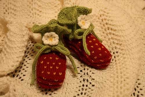 Knitted strawberry pattern free