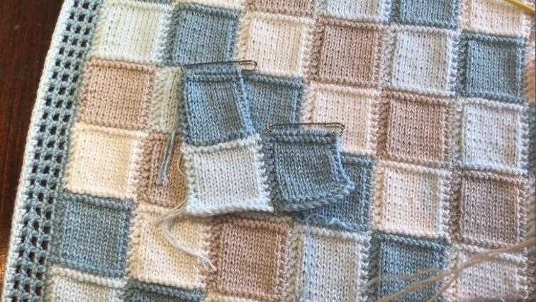 Magic squares knitted blanket pattern